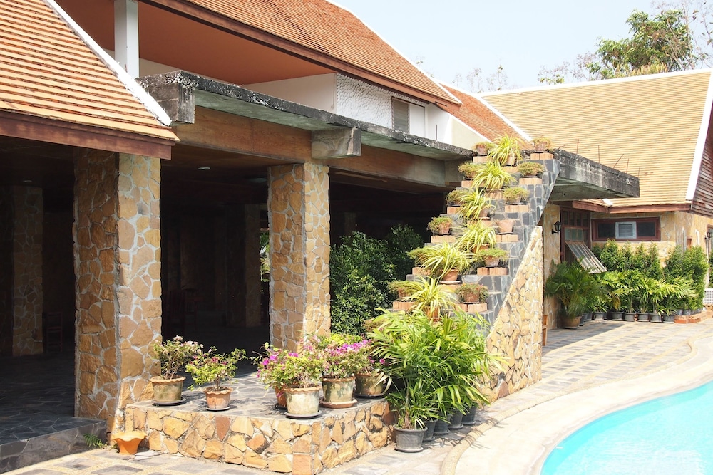 khao yai country hill resort