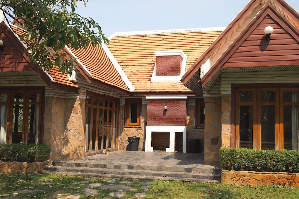 khao yai country hill resort