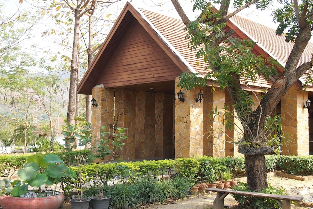 khao yai country hill resort