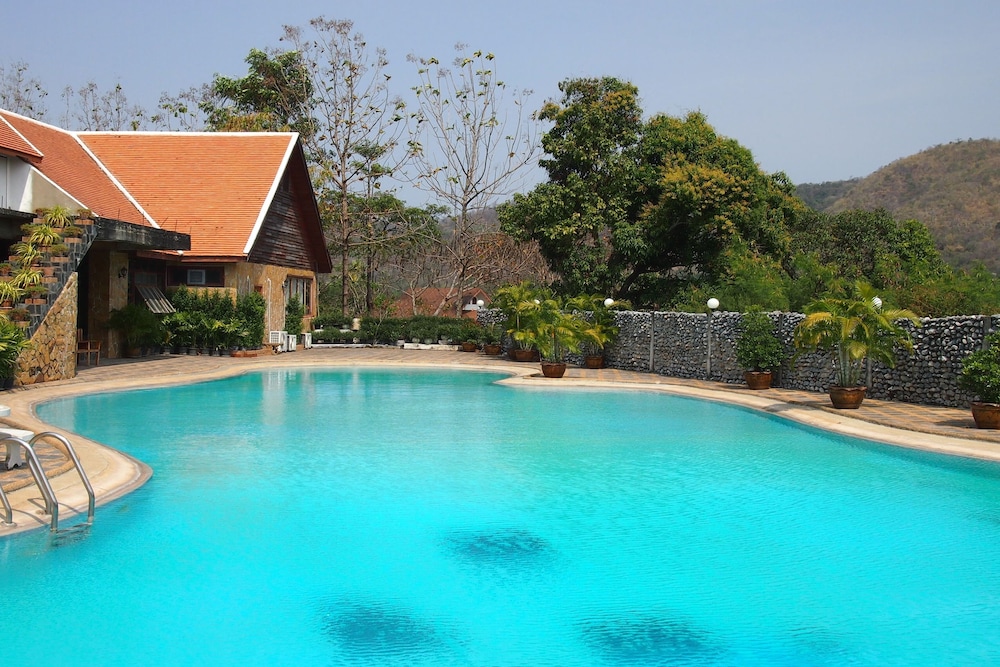 khao yai country hill resort
