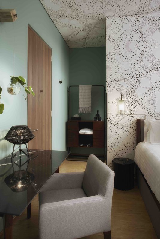 pug seal polanco allan poe