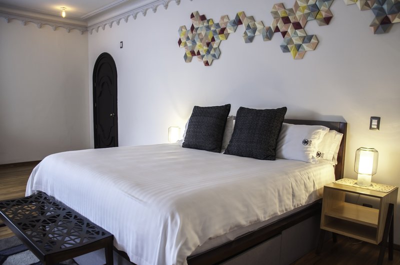 pug seal polanco allan poe