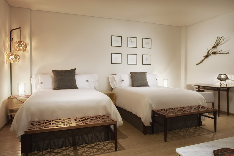 pug seal polanco allan poe