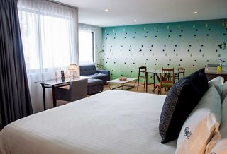 Pug Seal Polanco Allan Poe,Miguel Hidalgo>>Mexico City,4 star