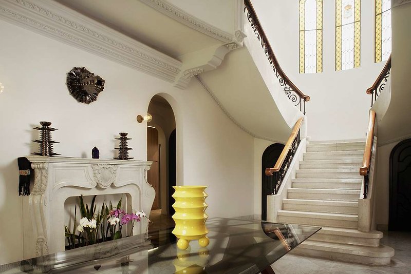 pug seal polanco allan poe