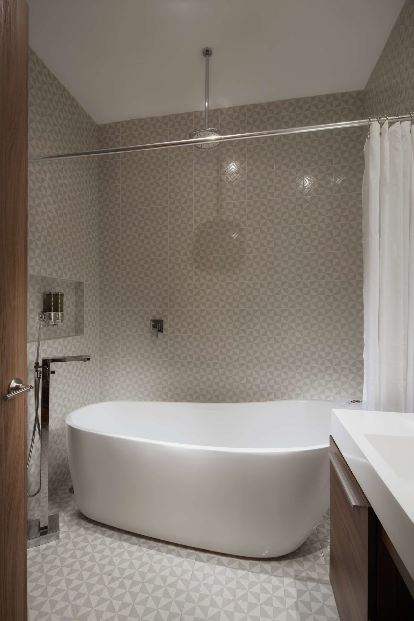 pug seal polanco allan poe