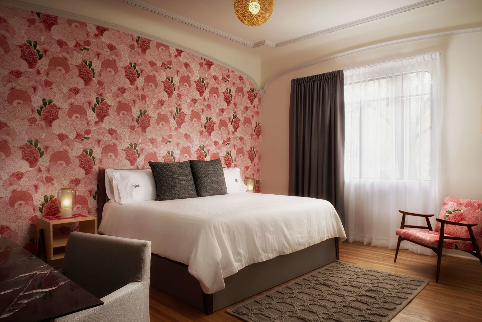 pug seal polanco allan poe