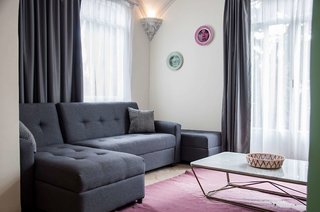 pug seal polanco allan poe