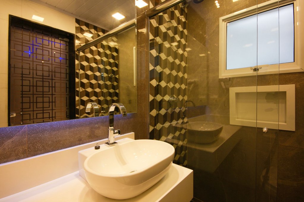 gloria plaza hotel adults only
