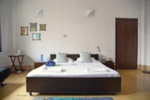 Central Bed & Breakfast,Kolkata>>Howrah,3 star