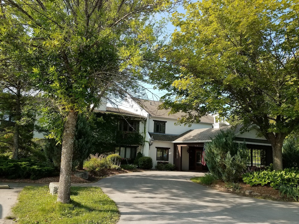 settlement courtyard inn and lavender spa