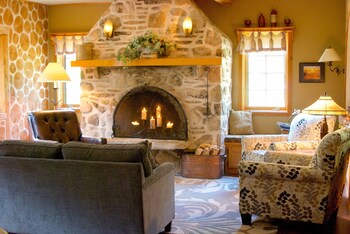 settlement courtyard inn and lavender spa