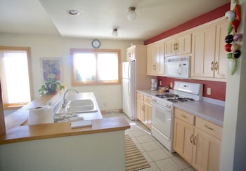 settlement courtyard inn and lavender spa