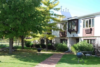 settlement courtyard inn and lavender spa