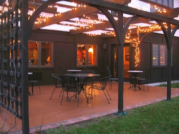 settlement courtyard inn and lavender spa