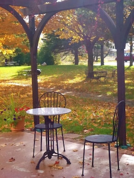 settlement courtyard inn and lavender spa