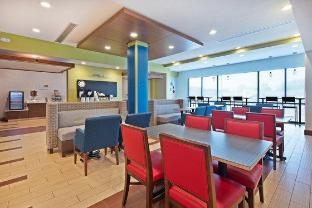 holiday inn express and suites uniontown by ihg
