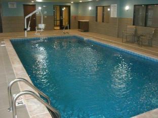 holiday inn express and suites uniontown by ihg