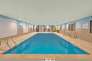 holiday inn express and suites uniontown by ihg