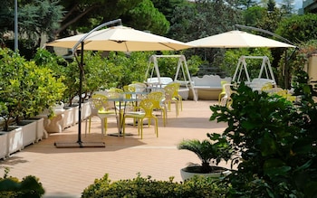 smooth hotel rome west