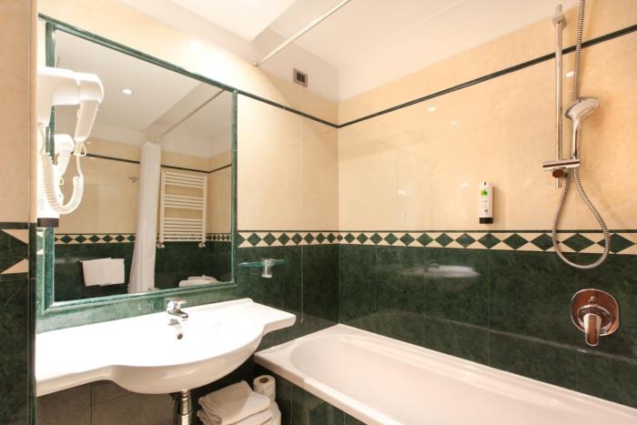 smooth hotel rome west