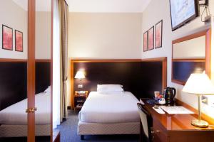 smooth hotel rome west