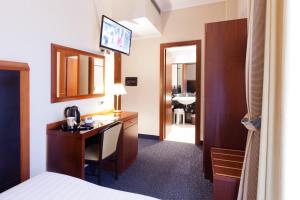 smooth hotel rome west