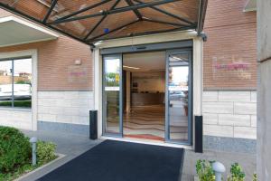 smooth hotel rome west