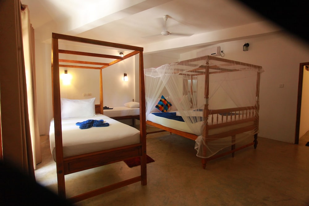 mirissa beach inn