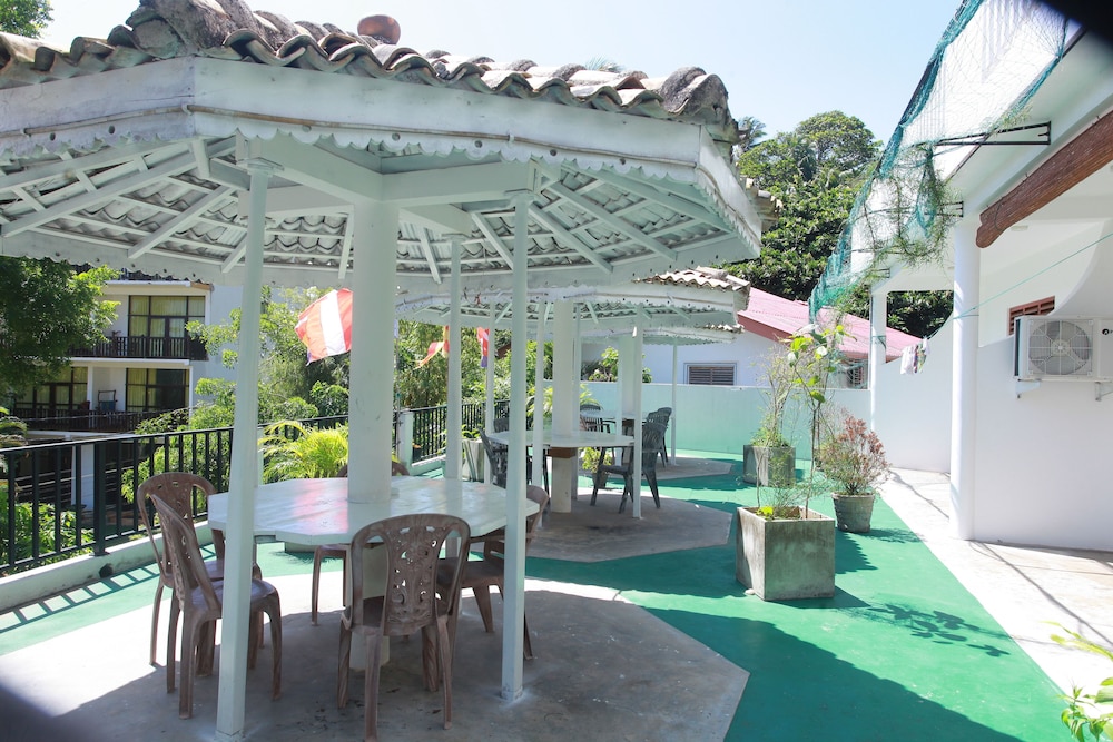 mirissa beach inn