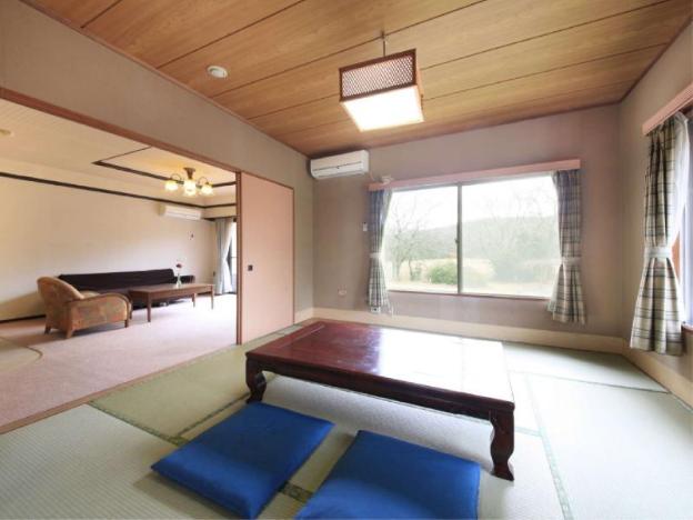 izu ippekiko lakeside terrace