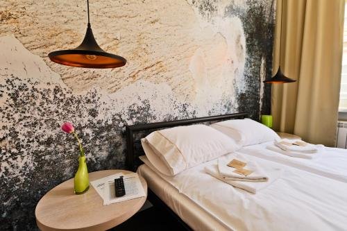 sleep in hostel and apartments stare miasto