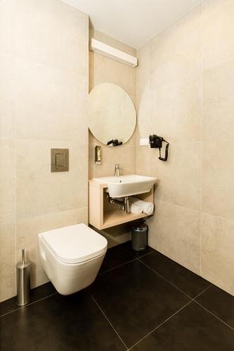 sleep in hostel and apartments stare miasto