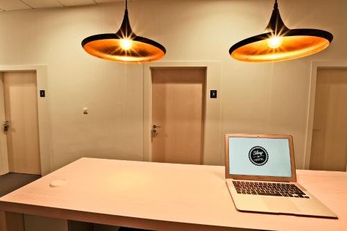 sleep in hostel and apartments stare miasto