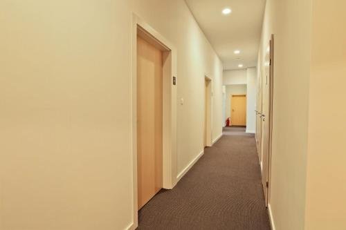 sleep in hostel and apartments stare miasto