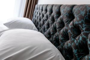 sleep in hostel and apartments stare miasto