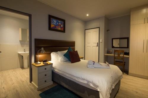 Balmoral Lodge,Cape Town>>Bellville,3 star