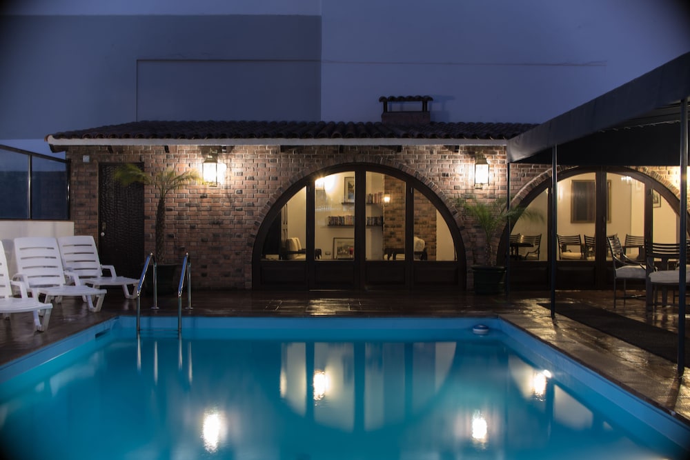 apart hotel el doral