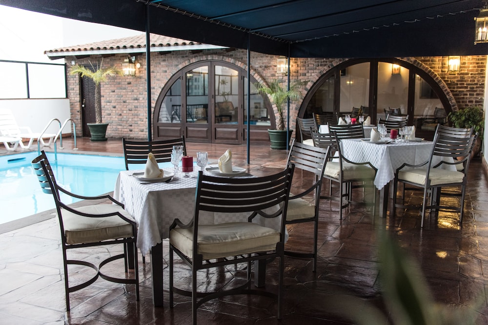 apart hotel el doral