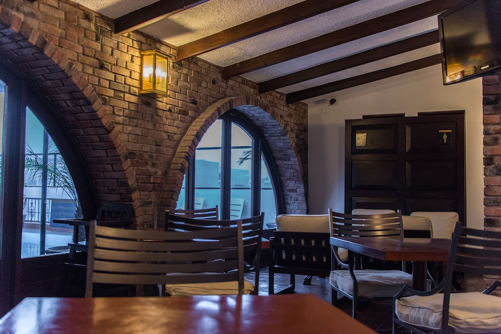 apart hotel el doral