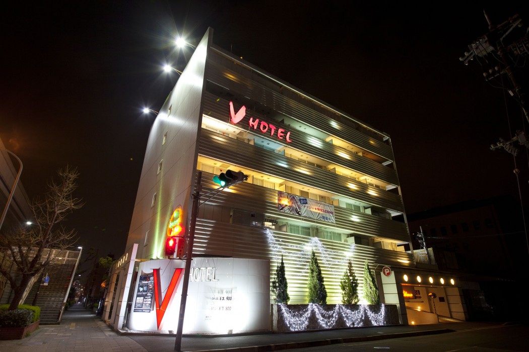 v hotel adults only