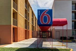 motel 6 jackson tn