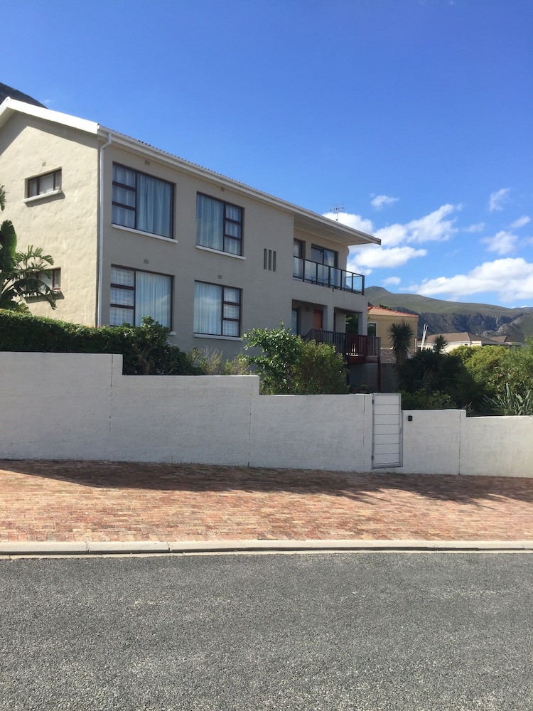hermanus heights villa