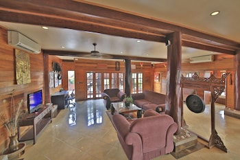 presidential thai villa