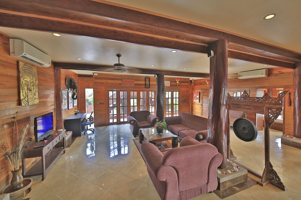 presidential thai villa