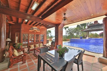 presidential thai villa