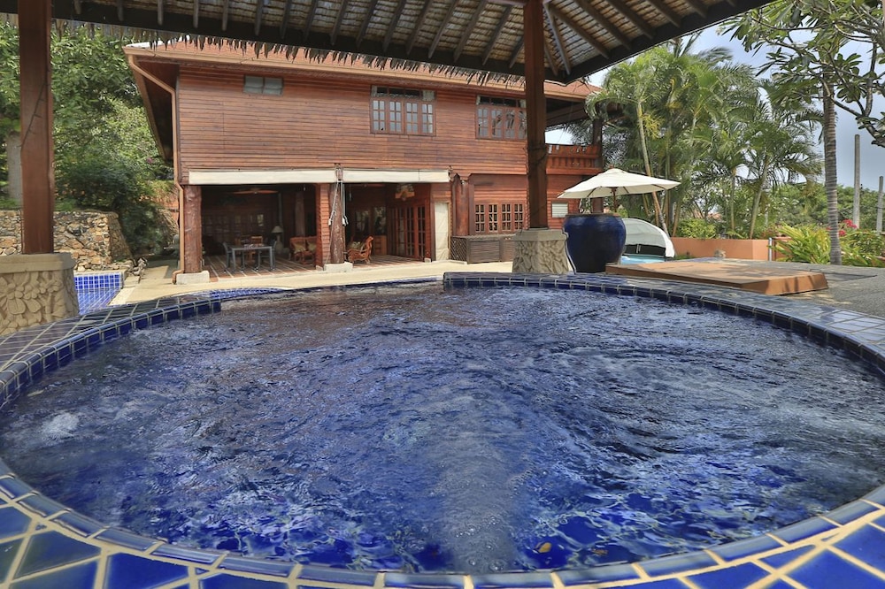 presidential thai villa