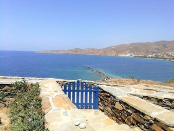 tinos