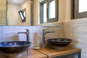 lemonia accommodations