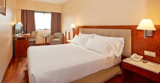 nh barcelona entenza